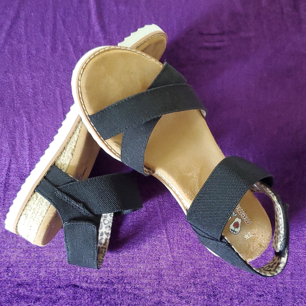 BOBS from Skechers Black Sandals Slip-On Comfort Size 7